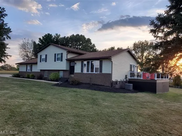 4401 Kemary Ave SW, Navarre, OH 44662