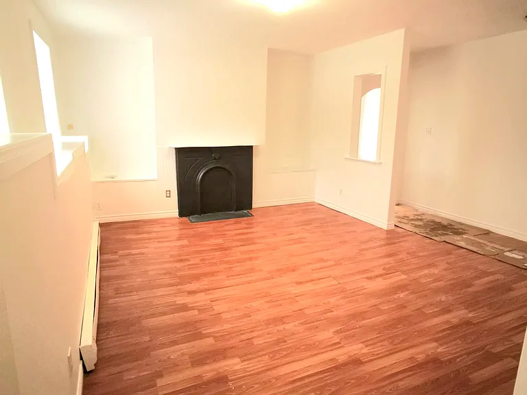 314 Princess St — Photo 5