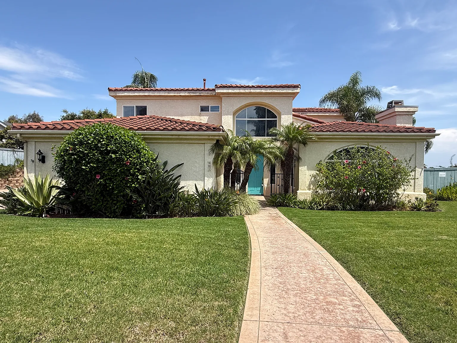 4 bed, 3270 sqft, $10,000 — Photo 1