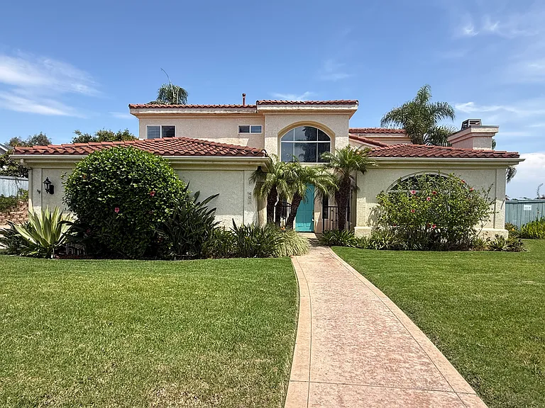 401 Hickoryhill Dr — Photo 1