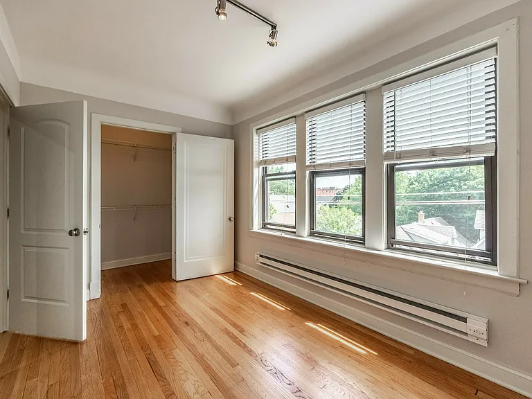 2341 N Rockwell St #2 — Photo 2