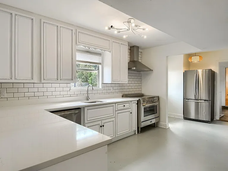 1011 Berrywood Dr — Photo 11