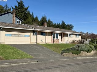 2390 Madrona St, North Bend, OR 97459