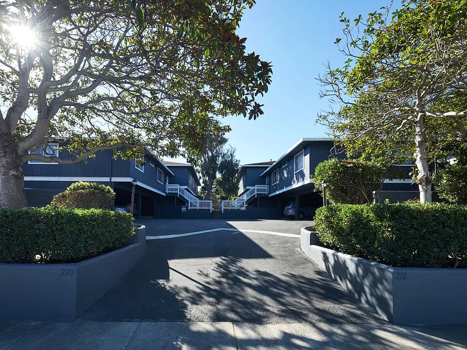 218-220 Cypress SM