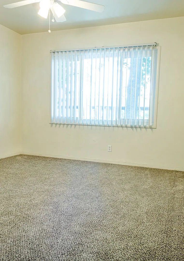 X Street Apartments — Photo 3