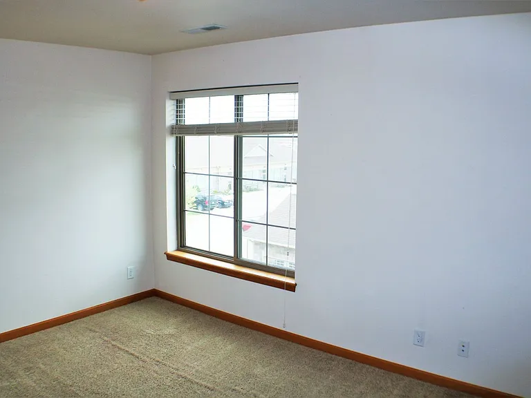 545 Pond View Drive — Photo 35