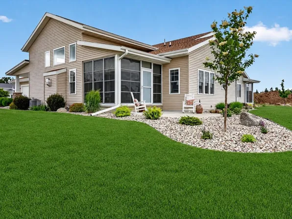 3704 Newcastle Dr, Janesville, WI 53546