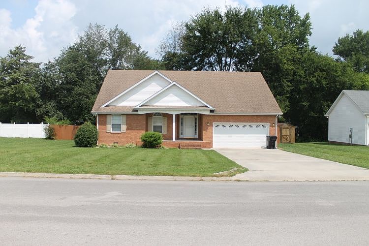 1st image of 104 Woodridge Dr