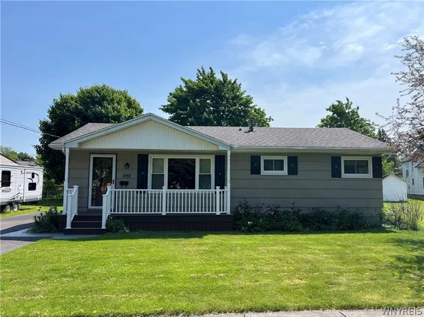 1157 Elm St, Medina, NY 14103