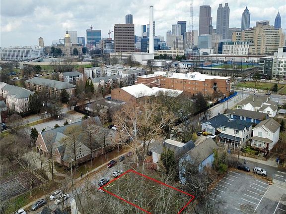 3rd image of 348 Kelly St SE #1