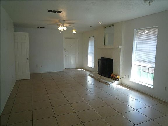 3rd image of 2904 Edd Rd #2908