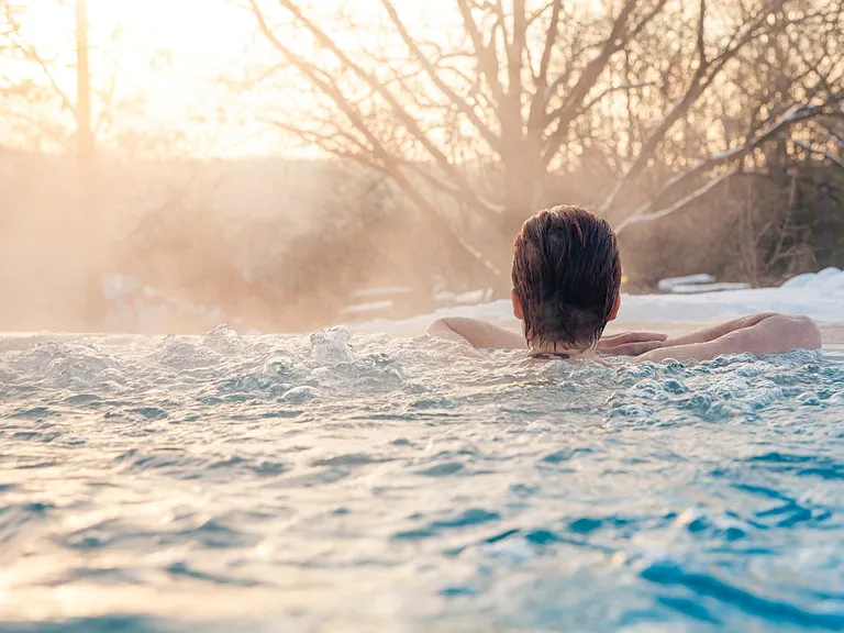 Relax and unwind after skiing in the new state-of-the-art outdoor spa overlooking the glowing mountain ranges.
