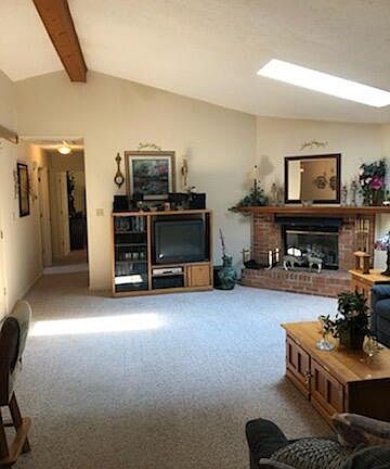4th image of 757 Cabin Dr