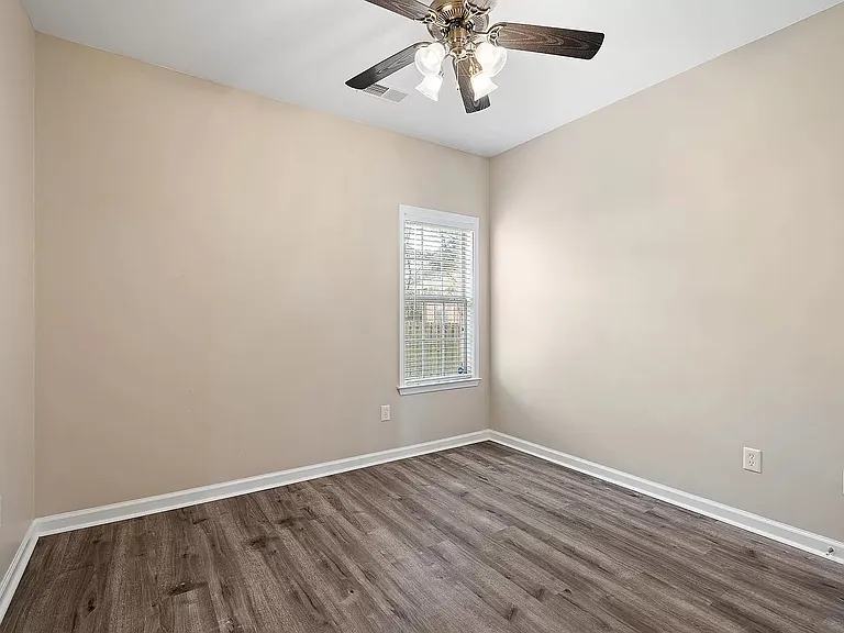 980 Nesting Wood Cir E — Photo 19