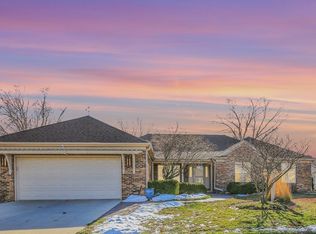 1405 Old Farm Rd, Champaign, IL 61821