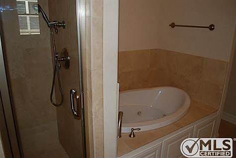 4th image of 4125 Grassmere Ln APT 2