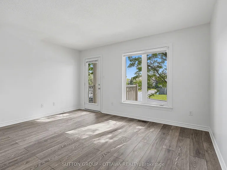 2563 Longfields Dr — Photo 16