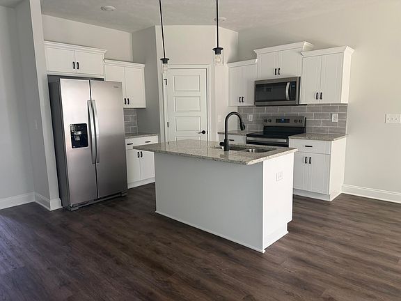5th image of 349 Bay Meadows Dr