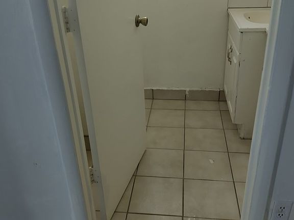 4th image of 1340 W Hatcher Rd
