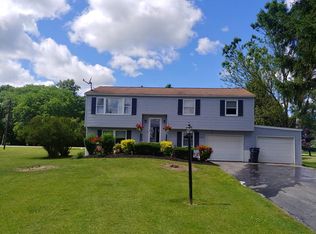 8203 Grist Mill Dr, Lyons, NY 14489