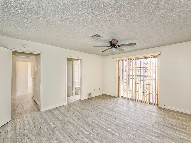 2080 Karen Ave #B63 — Photo 7