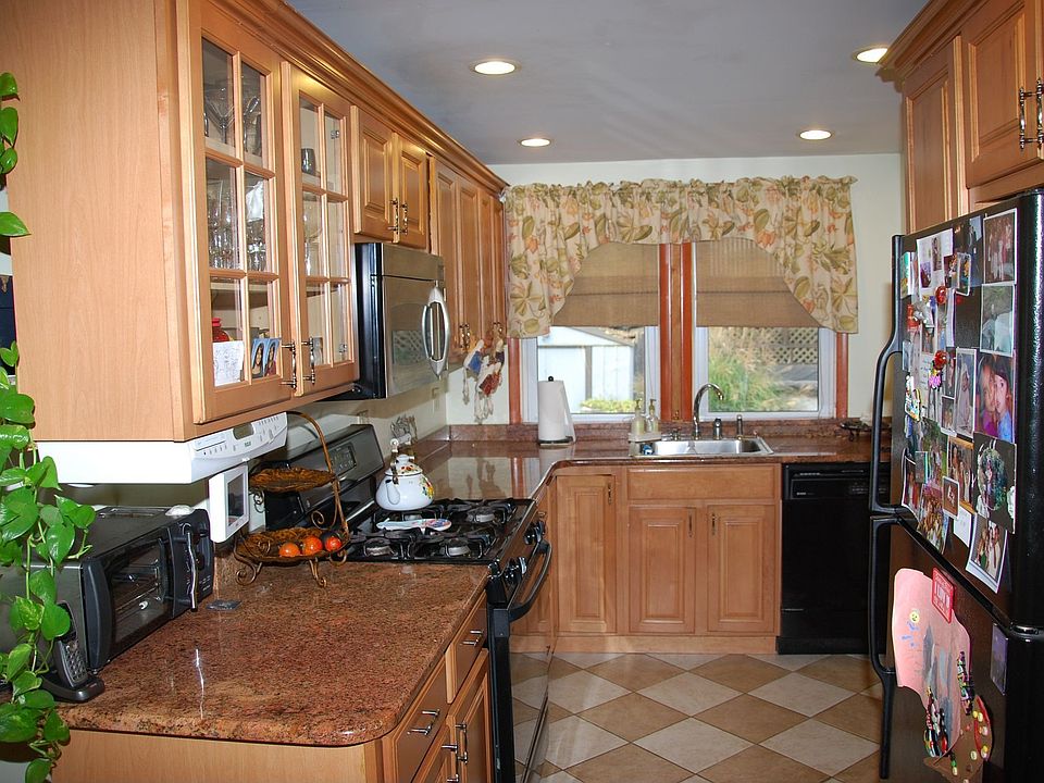 1st image of 28 Valentine St