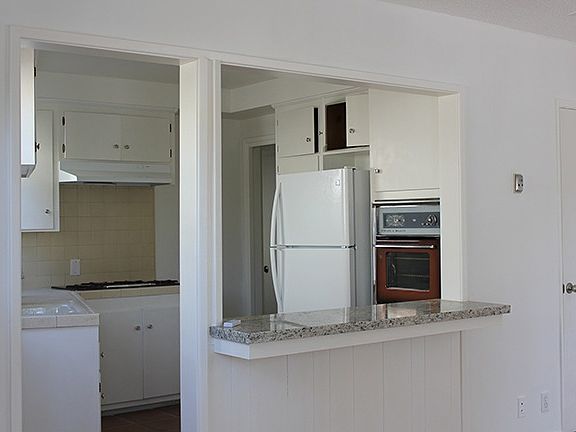 5th image of 301 1/2 E Hyde Park Blvd