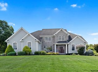 1007 Catherines Woods, Niskayuna, NY 12309