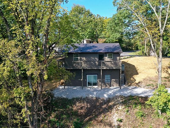 3rd image of 1900 Bouldercrest Dr