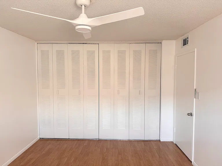 350 E Desert Inn Rd #F202 — Photo 21