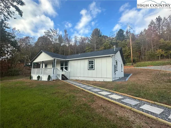 132 NE Wayside Place, Lenoir, NC 28645