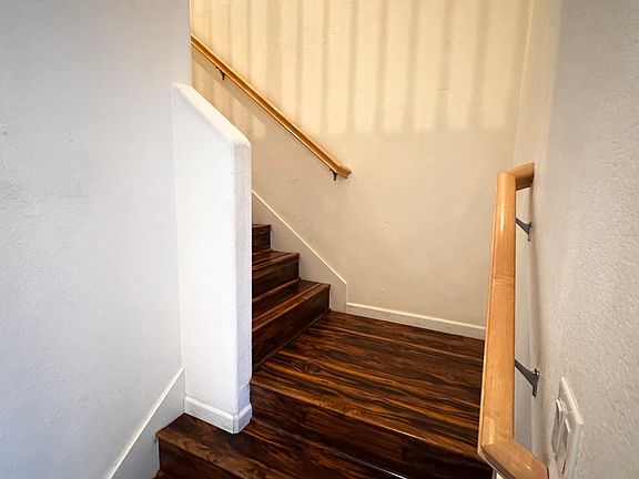 2nd image of 709 Dante Cir