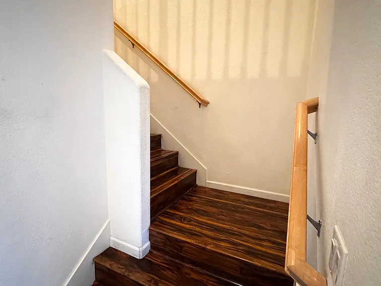709 Dante Cir — Photo 2