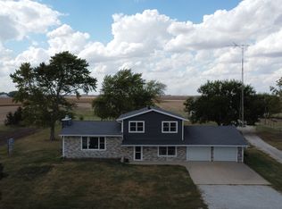 1985 N 670 East Rd, Gilman, IL 60938