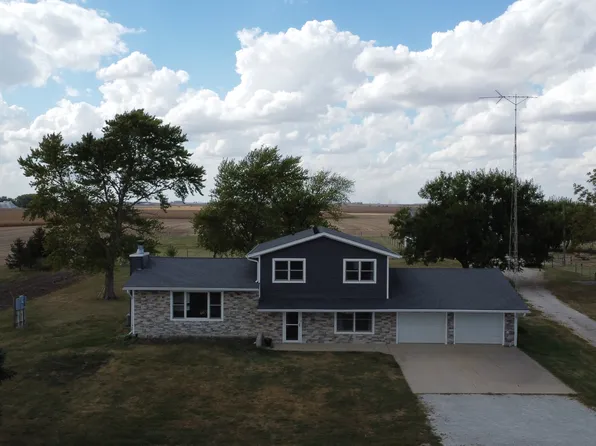 1985 N 670 East Rd, Gilman, IL 60938