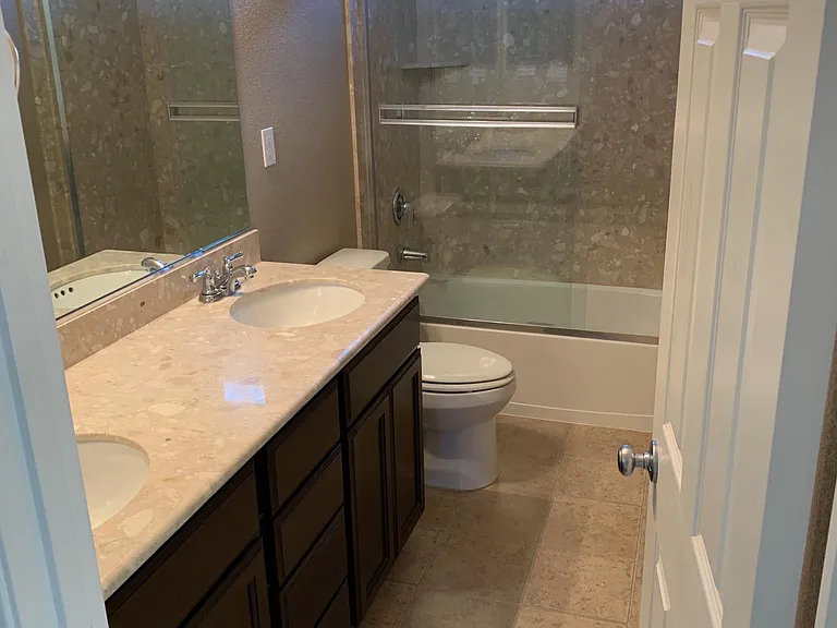 801 Raccoon Valley Dr — Photo 4