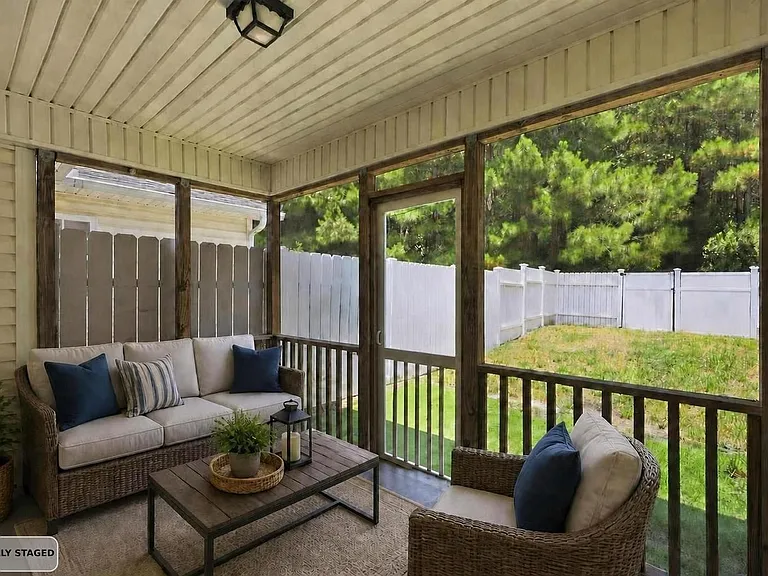 404 Springwood Dr — Photo 32