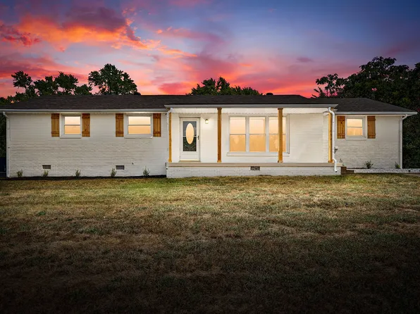 17 Strassbourg Rd, Clarksville, TN 37042