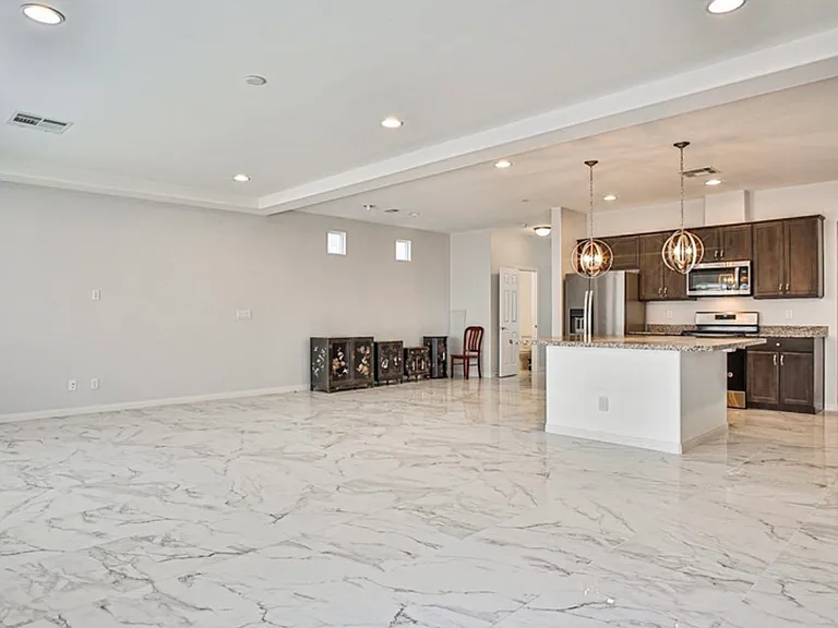 5390 Montauck Ave — Photo 12