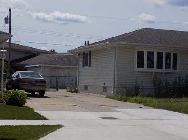 2nd image of 540 211th St