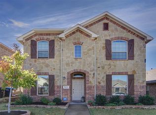 5849 Wake Robin Dr, Fort Worth, TX 76123