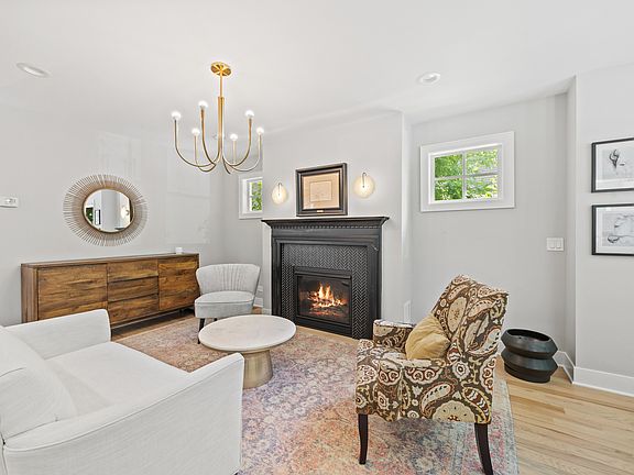 3rd image of 527 Woodbine Ave