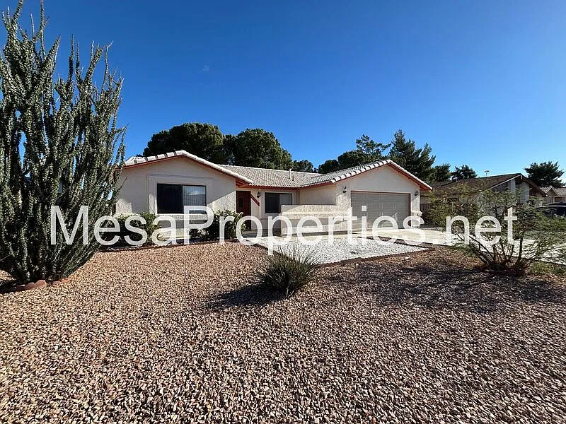 3 bed, 2.0 bath, 1789 sqft, $2,250 — Photo 1