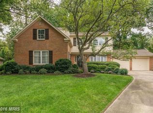 8803 Glade Hill Rd, Fairfax, VA 22031