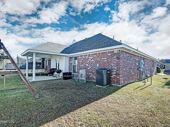4th image of 625 Post Oak Pl