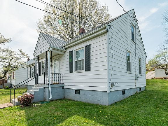 4th image of 1329 Fort Manor Dr