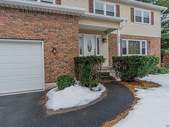 3rd image of 2212 Lynnwood Dr