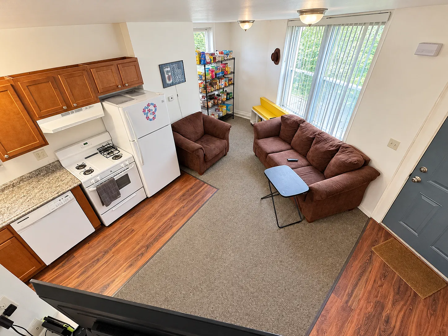 3 bed, 1300 sqft, $2,800 — Photo 2