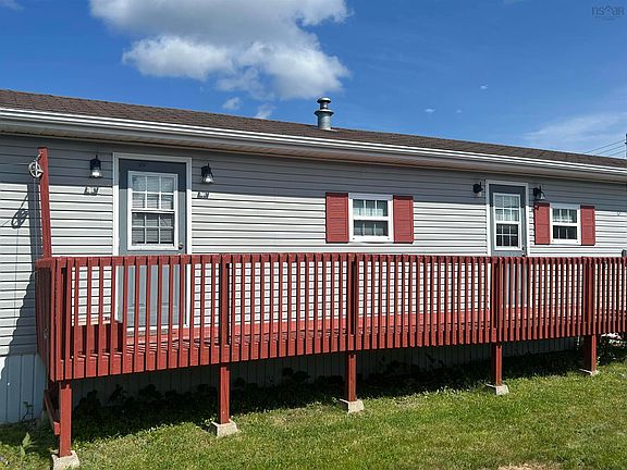 3rd image of 104 Butts St