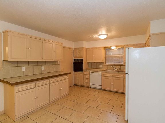 2nd image of 3609 Teckla Blvd